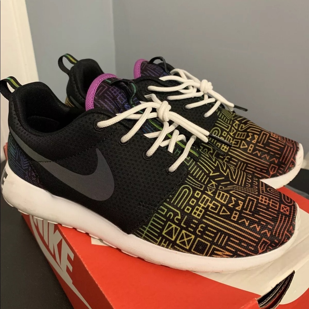 Nike Roshie Run Be True size 7y
